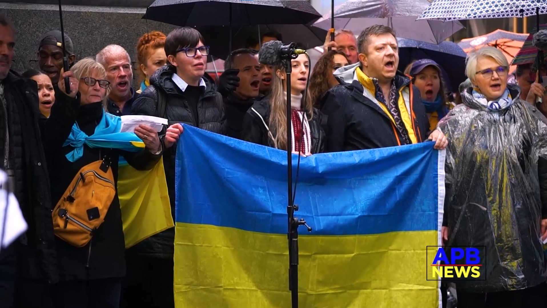 BROADWAY COMMUNITY COMES TOGETHER TO SING ‘DO YOU HEAR THE PEOPLE SING’ FOR UKRAINE IN TIMES SQUARE